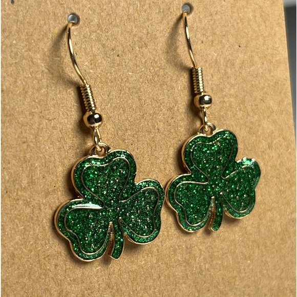 ☘️ Shamrock Earrings | New! - Picture 3 of 6
